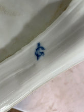 Load image into Gallery viewer, A Pair of French Old Paris Porcelain Sculptures