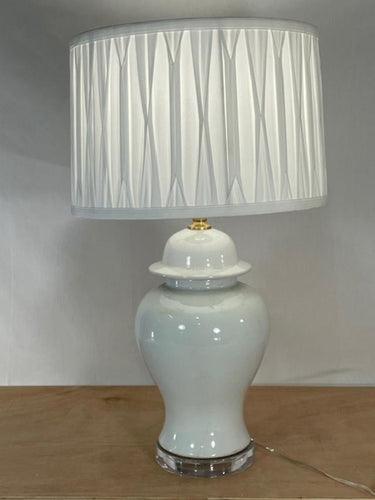 White Rice Pattern Vase Lamp w/ shade