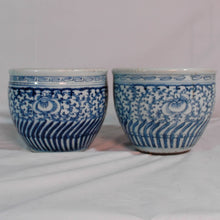 Load image into Gallery viewer, Antique Blue and White Desk Bowl